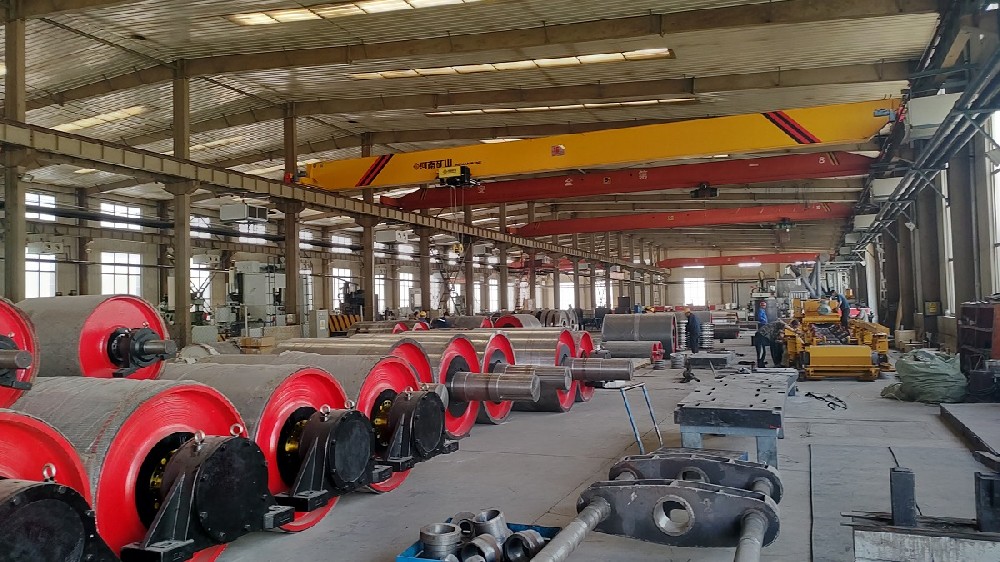 皮带输送机滚筒生产车间